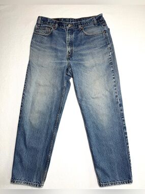 Vintage Levi's 550 Medium Wash Loose Fit Actual Size 32 x 29 READ DESCRIPTION